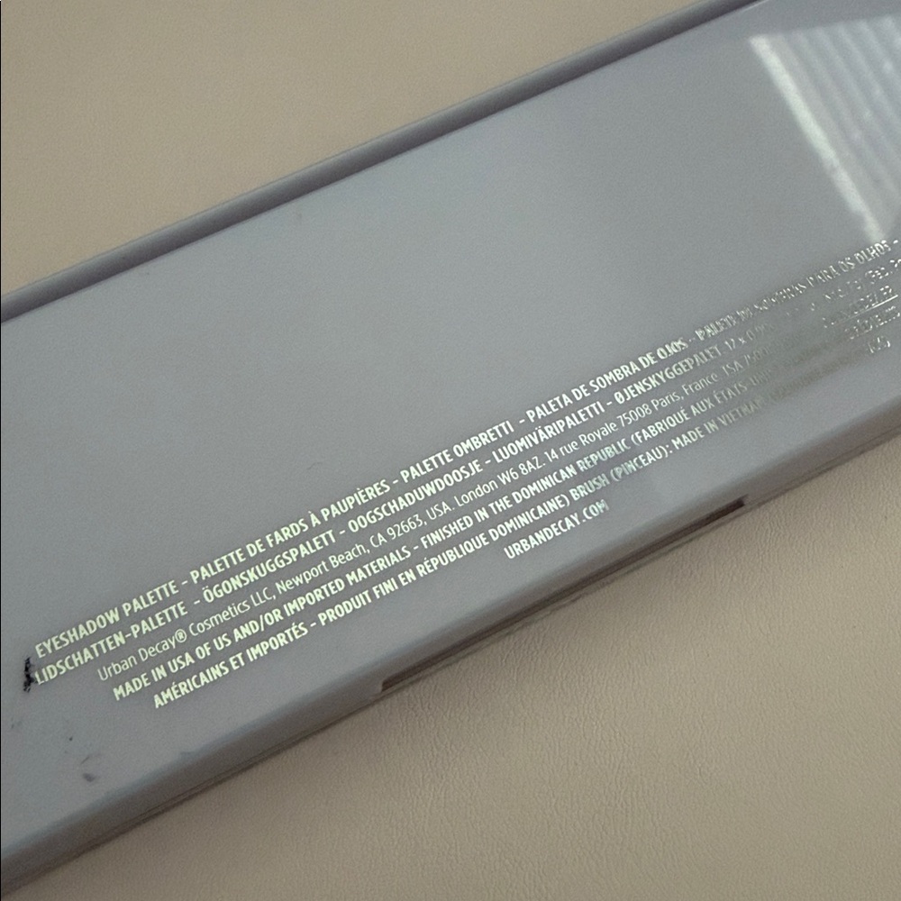 NAKED URBAN DECAY CYBER Neutral Eyeshadow Palette - Picture 5 of 5